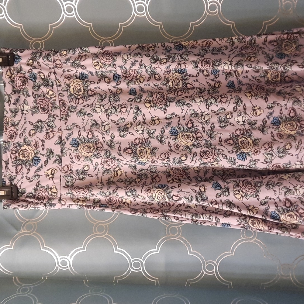 LuLaRoe floral skirt xs light purple with flowers NWOT NEVER WORN.